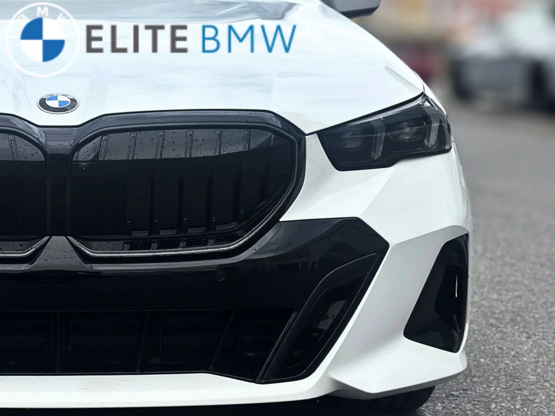 New 2026 Alpine White BMW 530i xDrive image 37
