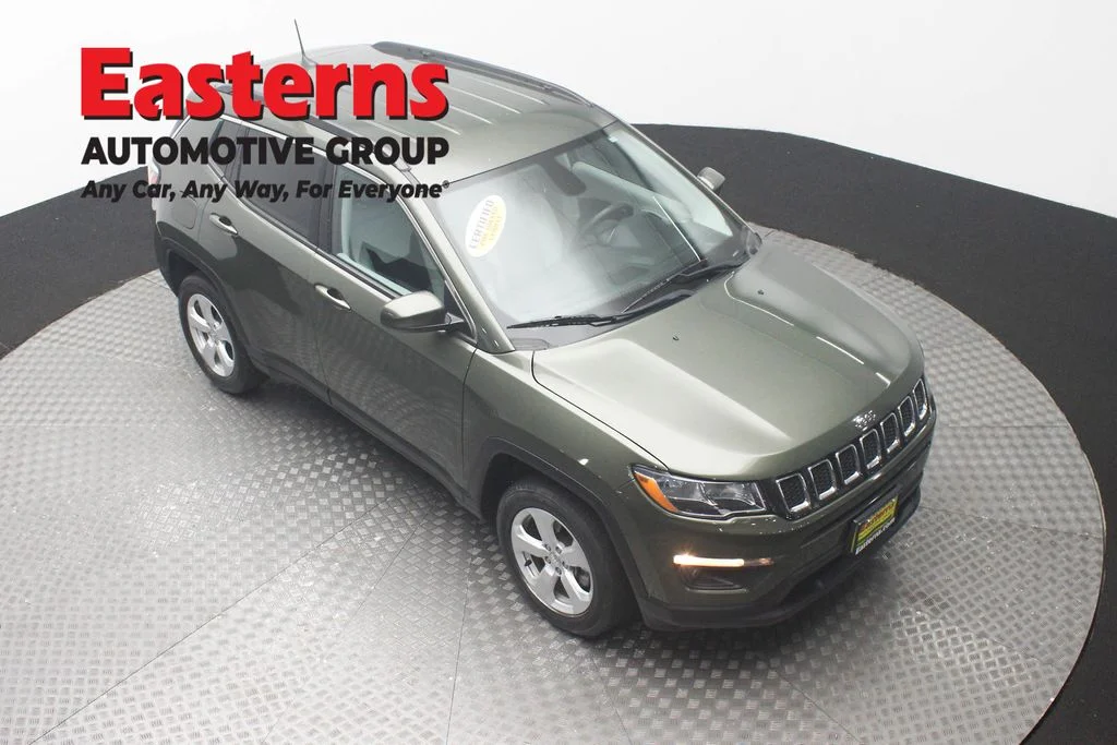 Used 2021 Green Jeep Latitude image 3