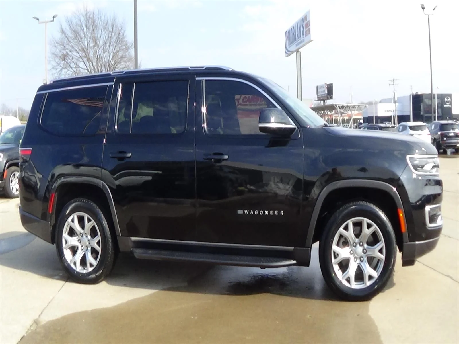 Certified Used 2023 Diamond Black Crystal Pearl Coat (pxj) Jeep Series II image 5