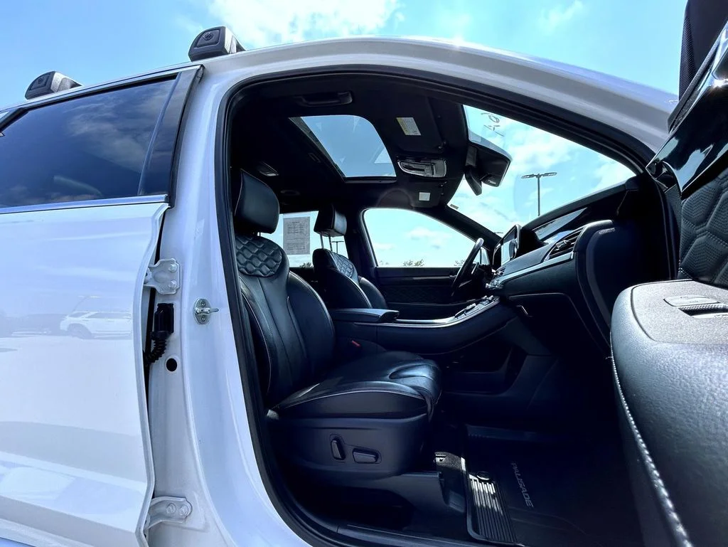 Used 2021 White Hyundai Calligraphy image 16