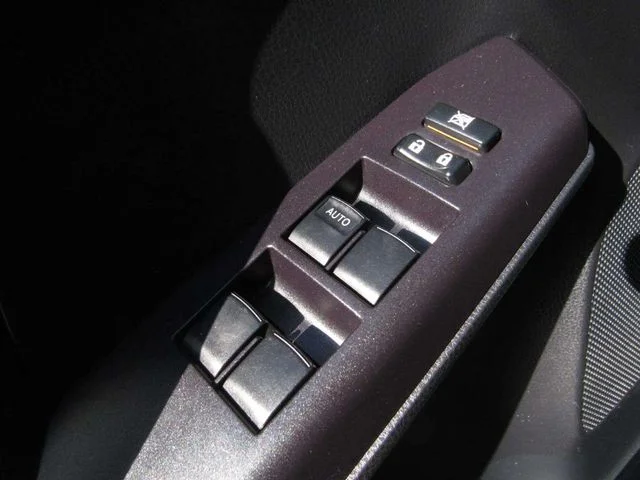 Used 2018 Aqua Toyota LE image 21
