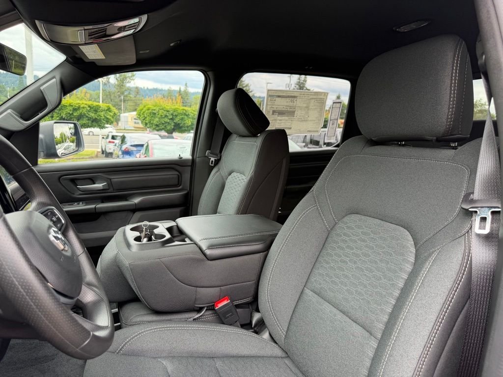 New 2026 Diamond Black Crystal Pearl-Coat Exterior Paint RAM Warlock image 14