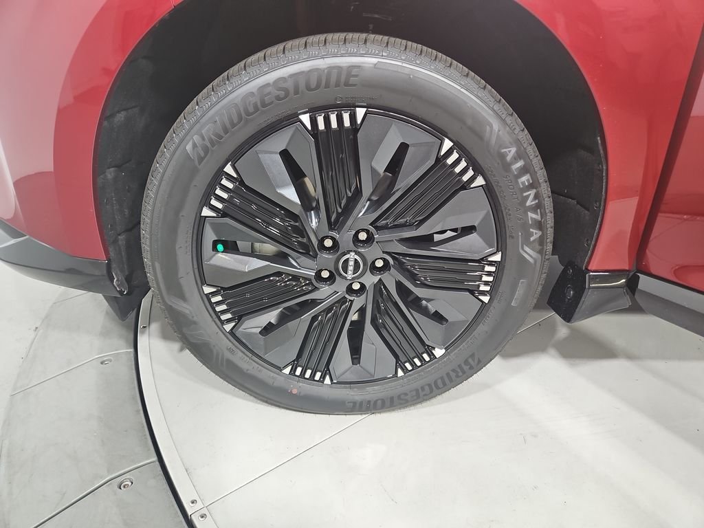 New 2026 Scarlet Nissan Platinum image 28
