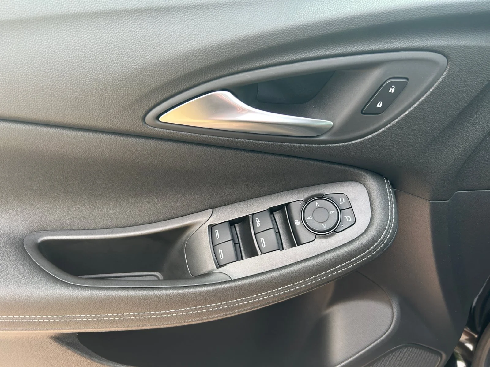 New 2026 Ebony Twilight Metallic Buick Preferred AWD image 16