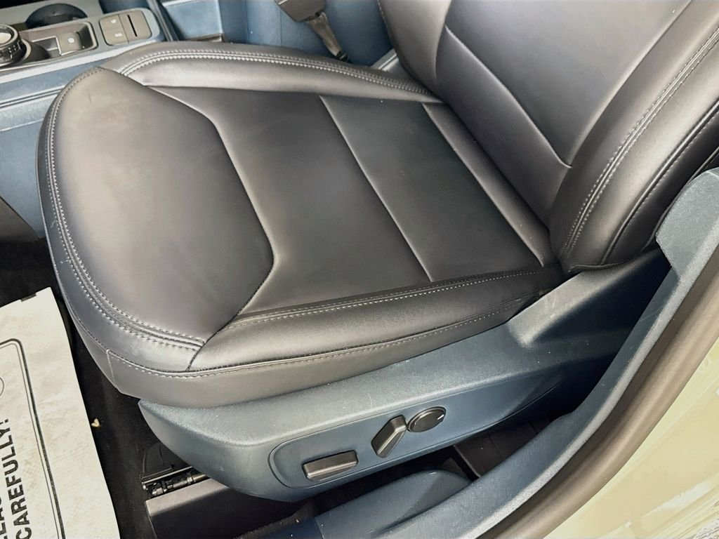 Used 2025 Sand Ford Lariat image 20