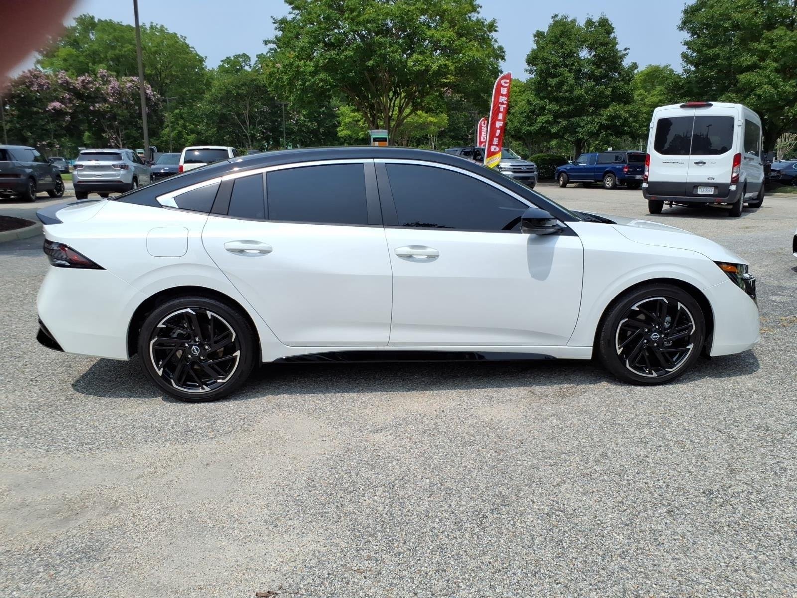 Used 2026 Aspen White Tricoat/Super Black Nissan SR image 7