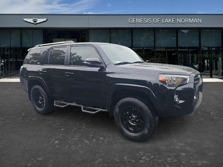 Used 2021 Midnight Black Metallic Toyota SR5 Premium image 3