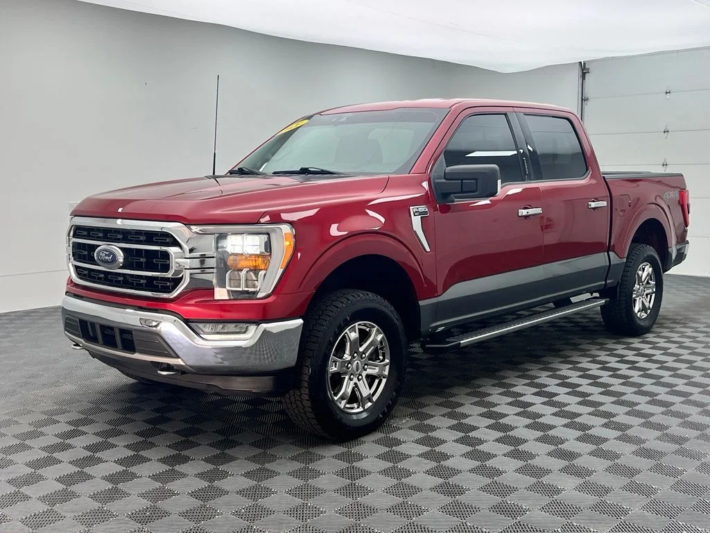 Used 2021  Ford XLT image 2