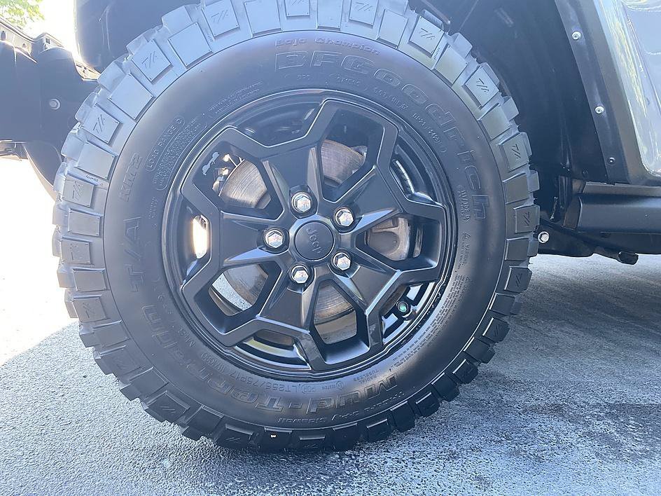 Used 2021 Sting-Gray Clearcoat Jeep Willys image 8