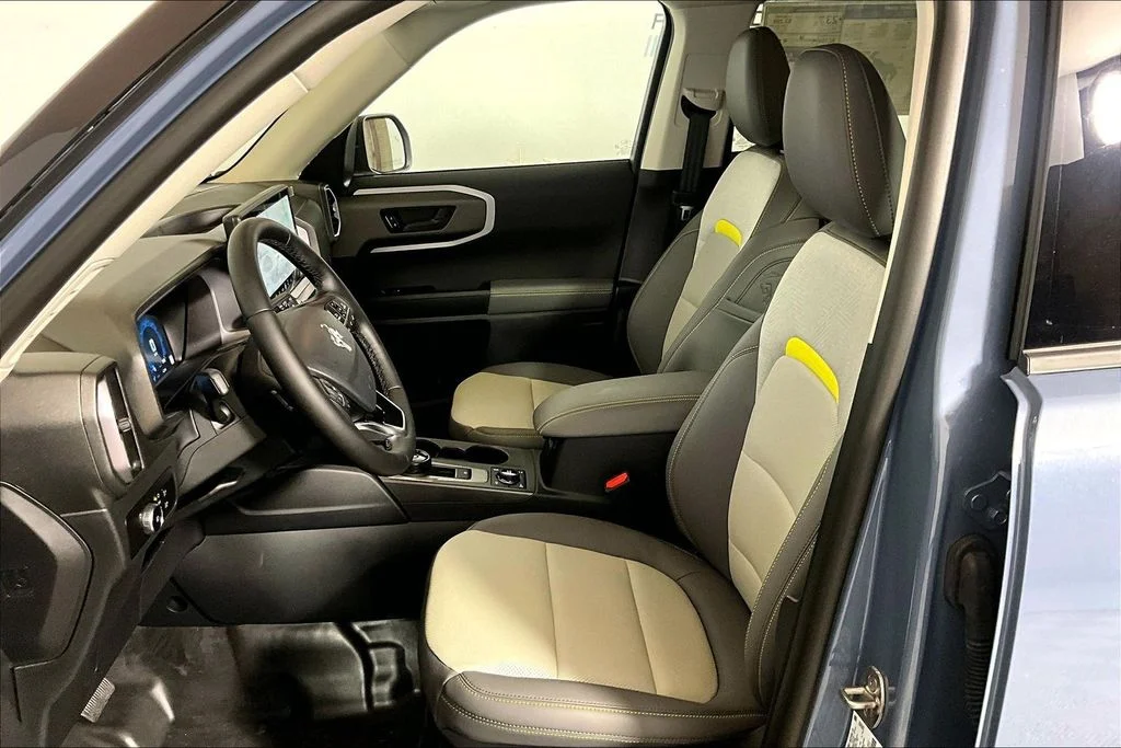 New 2026 Azure Gray Metallic Tri-Coat Ford Badlands® image 9