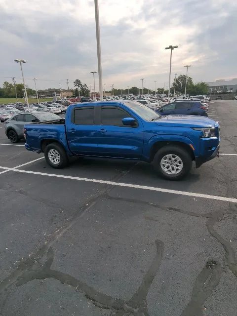 Used 2024 Blue Nissan SV image 9