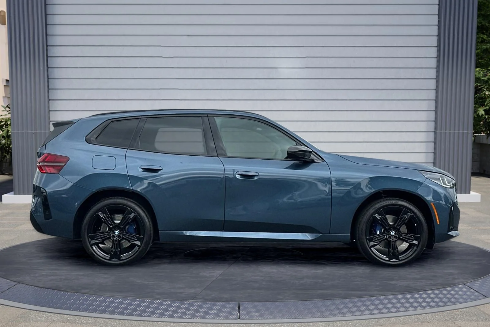 New 2026 Arctic Race Blue metallic BMW 30 xDrive image 3