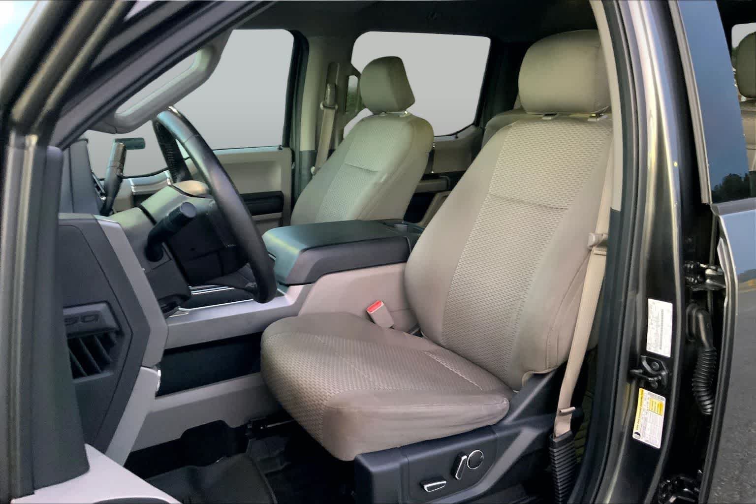 Used 2015 Magnetic Metallic Ford XLT image 7