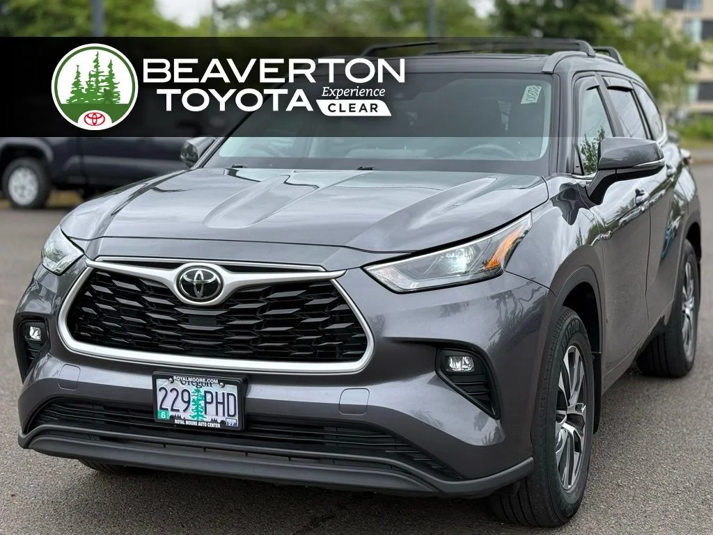 2023 Toyota Highlander XLE AWD's photo