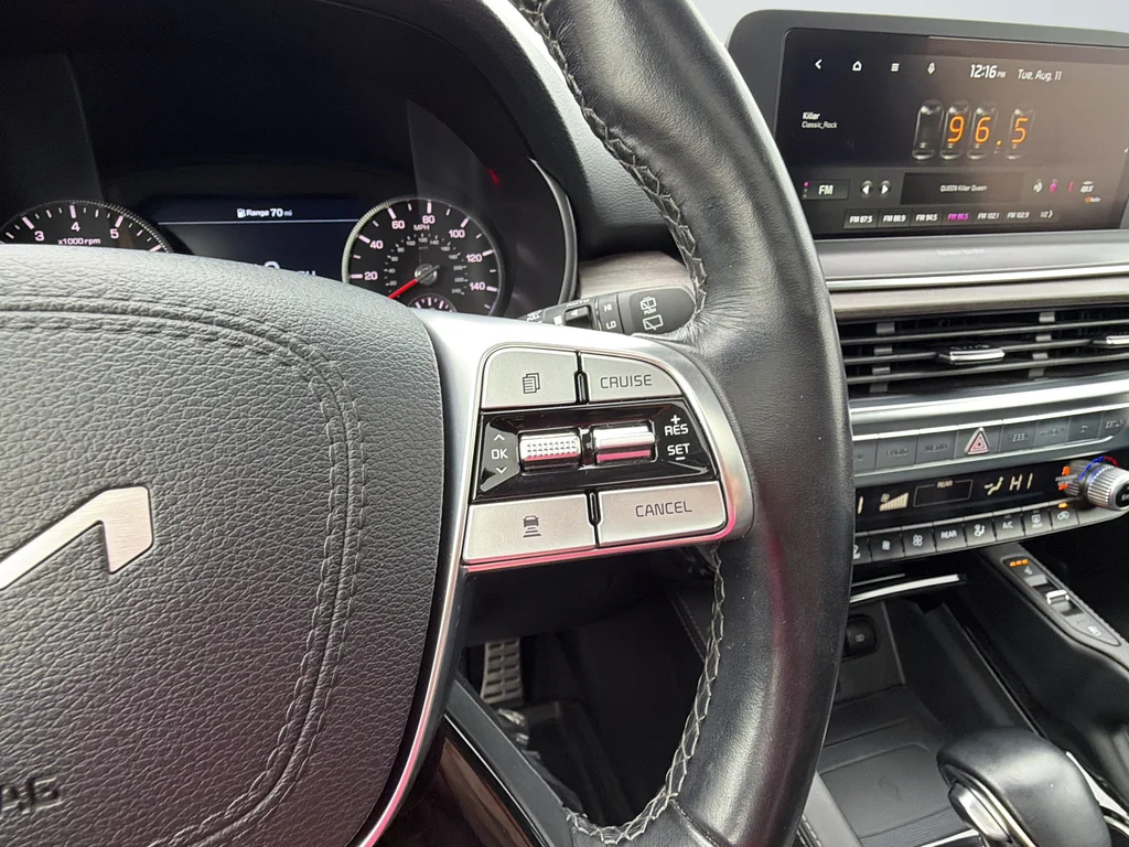 Used 2022 White Kia SX image 38