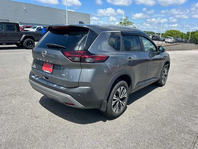 Used 2023 Gray Nissan SV image 3
