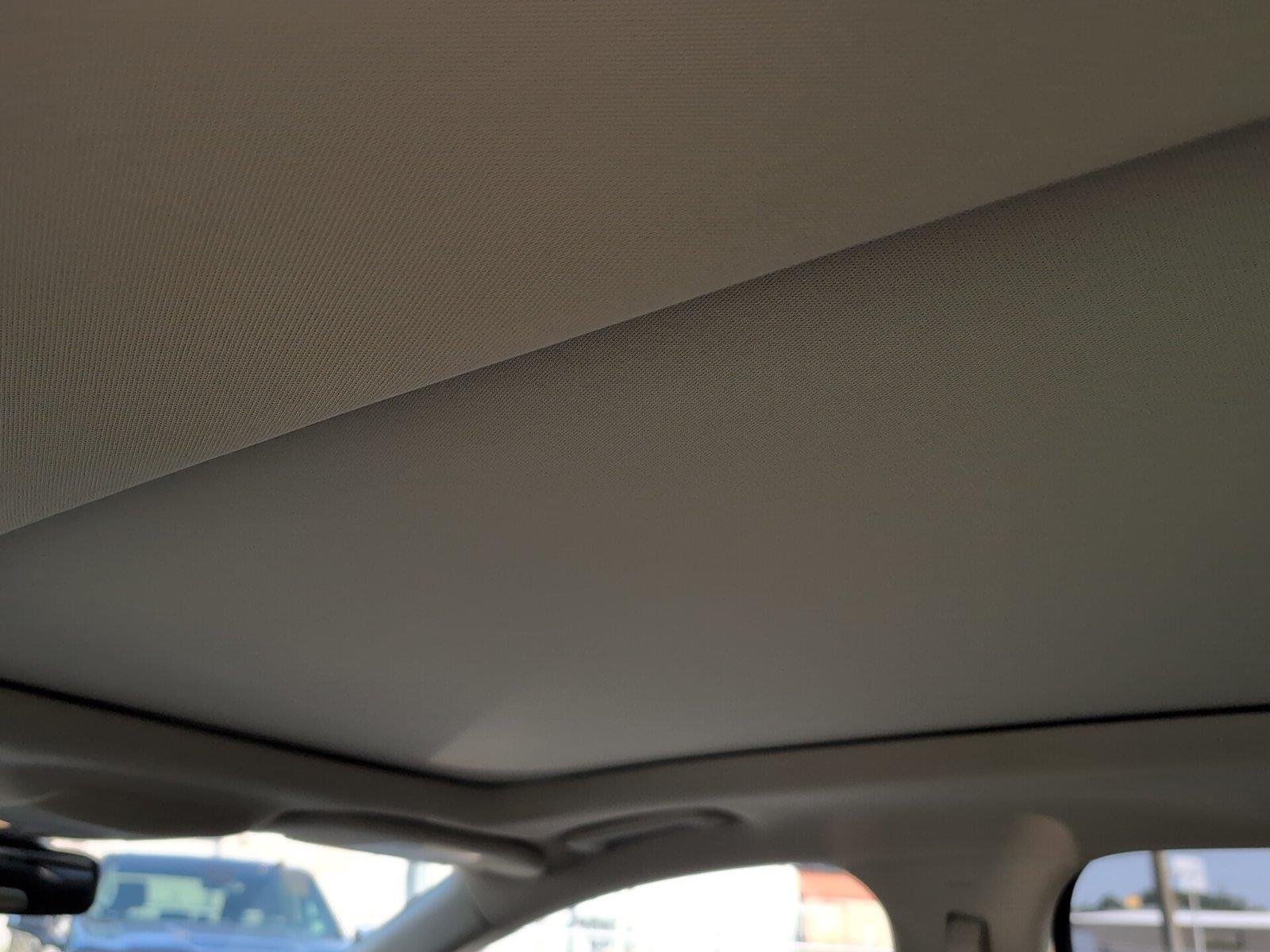 Used 2021 Star White Metallic Tri-Coat Ford SEL image 30