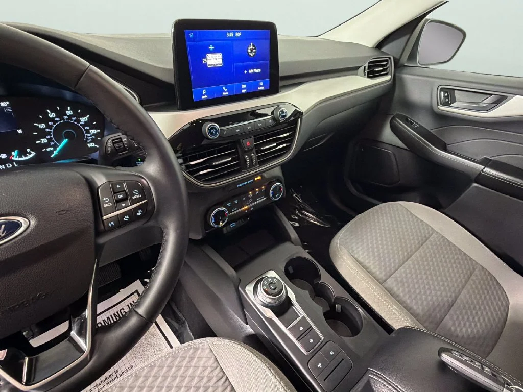 Used 2022  Ford SE image 20