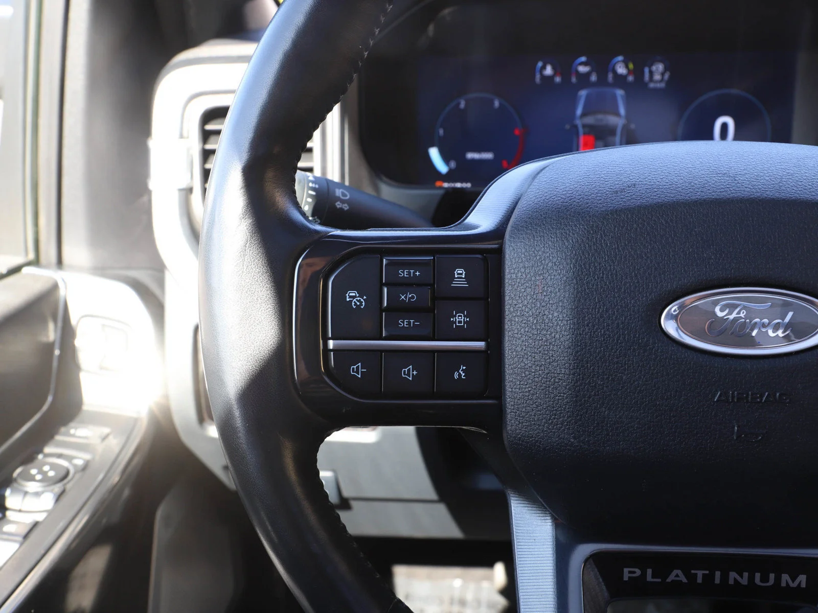 Used 2025 Star White Metallic Tri-Coat Ford Platinum image 24