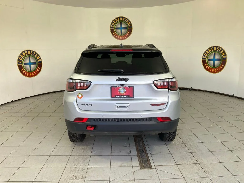Used 2025 Silver Jeep Trailhawk image 22
