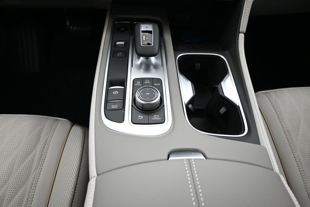 New 2027 2T RAD WHT INFINITI Autograph AWD image 18
