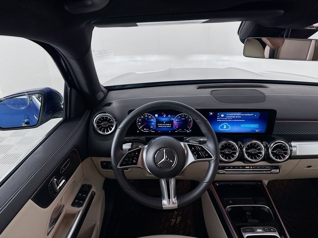 Used 2025 Blue Mercedes-Benz GLB 250 image 19
