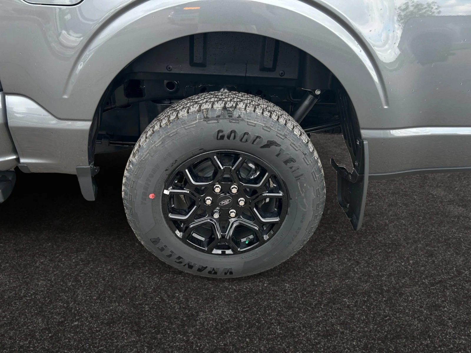New 2026 Carbonized Grey Metallic Ford XLT image 9