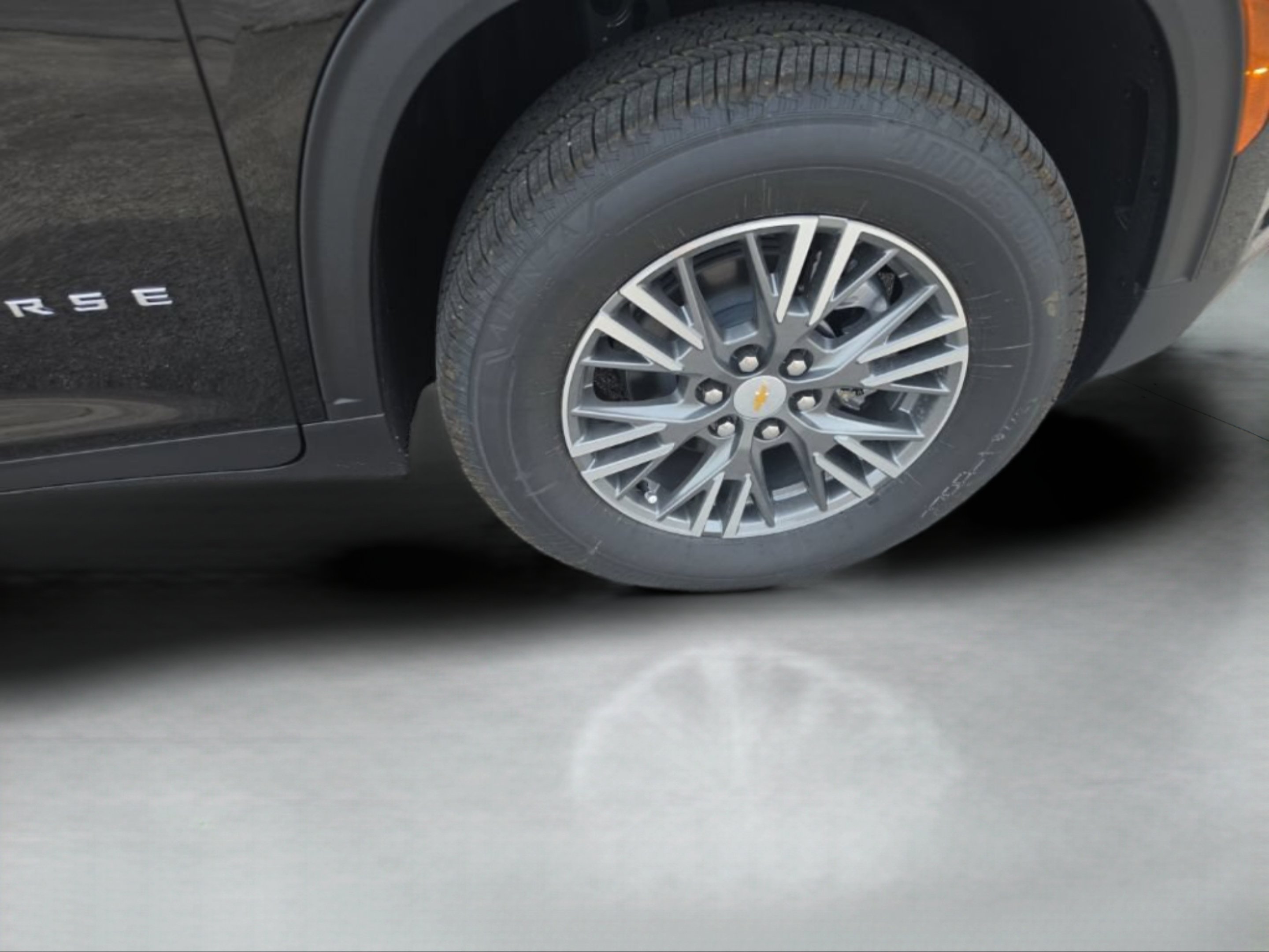 2027 Chevrolet Traverse LT - Photo 30