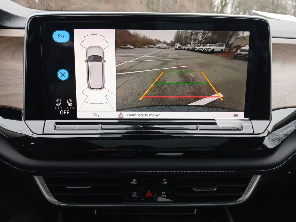 New 2026 Black Volkswagen 2.0T SE w/Technology image 19