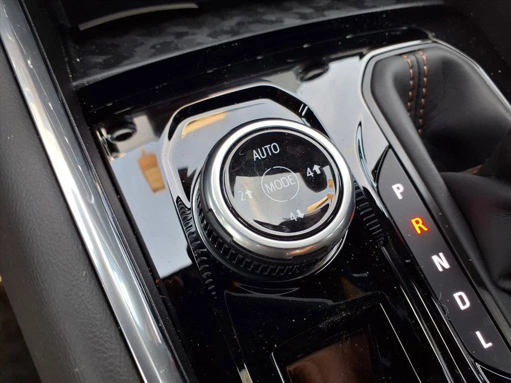 2026 GMC Canyon AT4 - Photo 6