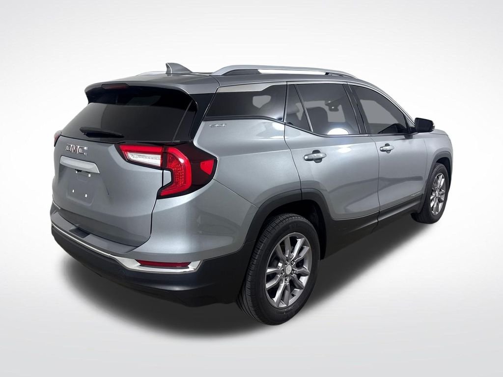 Used 2023 Silver GMC SLT image 3