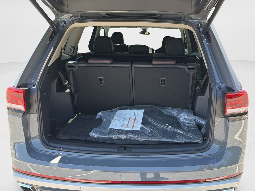New 2026 Pure Gray Volkswagen 2.0T Peak Edition image 10