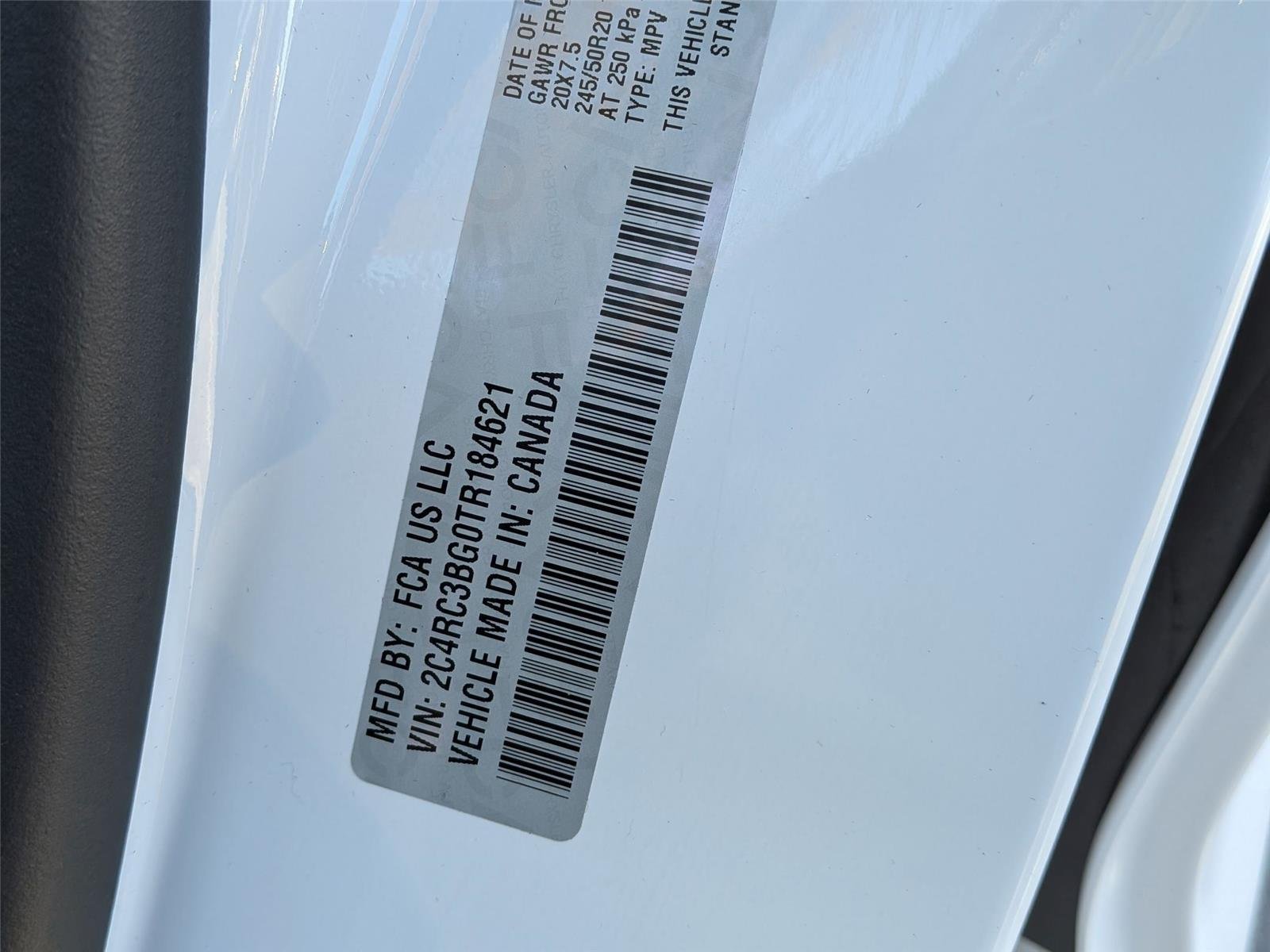New 2026 Bright White Clear-Coat Exterior Paint Chrysler Select image 37