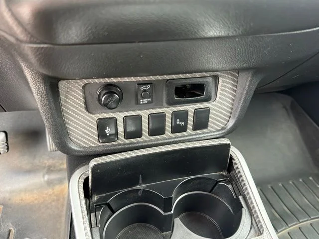 Used 2019 Red Mitsubishi SEL image 23