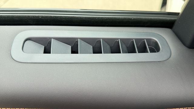 Used 2025 White Lincoln Black Label image 14