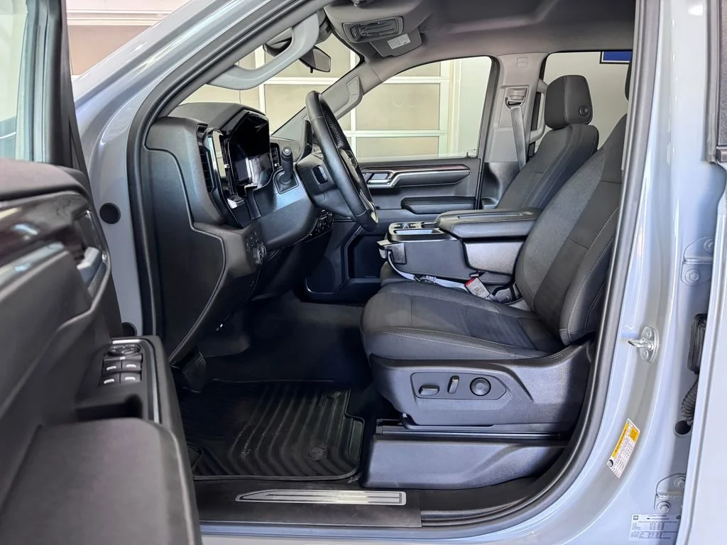 2024 Chevrolet Silverado 1500 LT - Photo 11