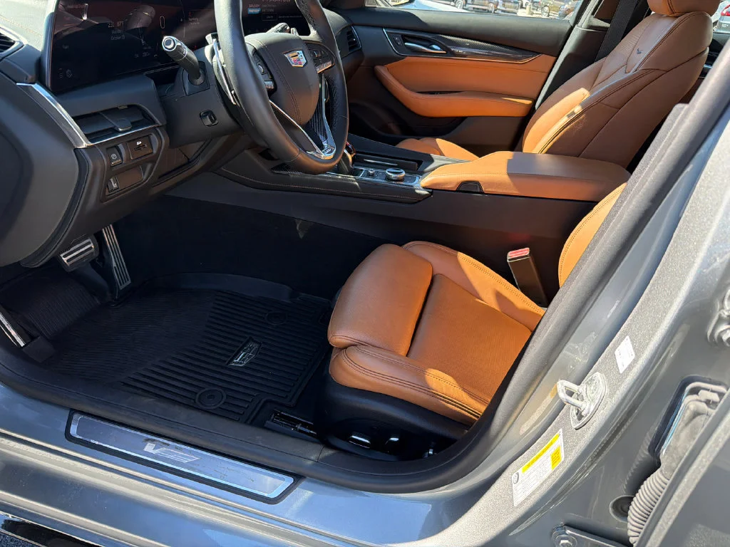 Used 2025 Silver Cadillac V-Series image 9