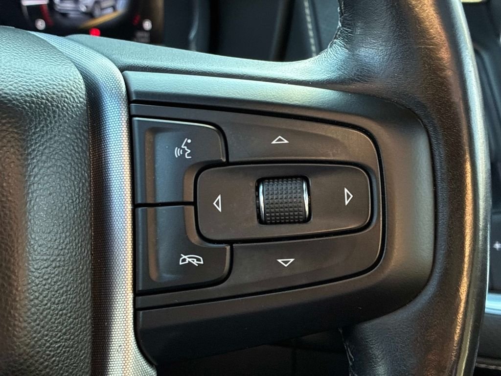 Used 2022 Black GMC SLT image 30