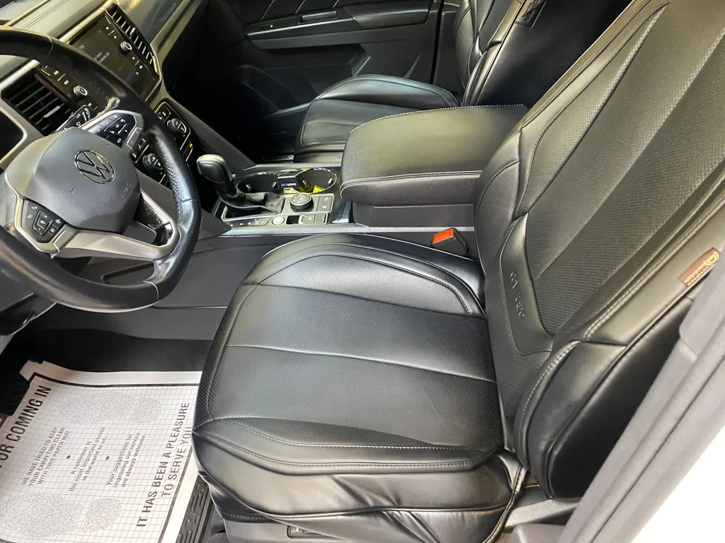Used 2020 White Volkswagen 3.6L V6 SEL Premium image 21