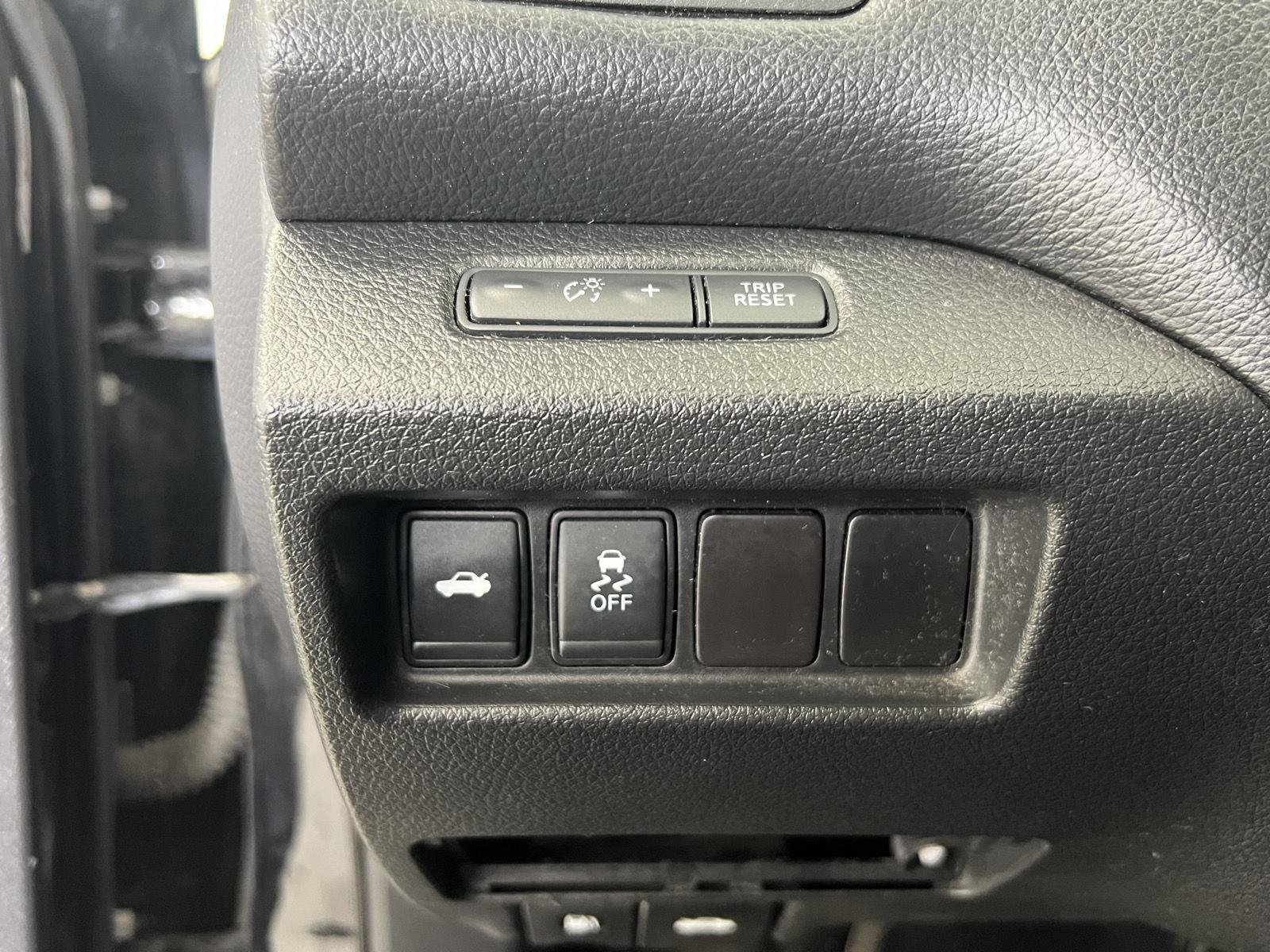 Used 2016 Super Black Nissan 2.5 S image 14