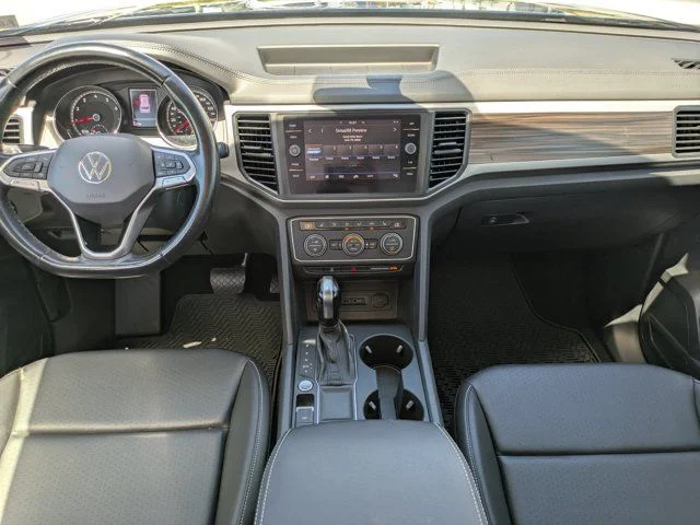 Used 2021 Blue Metallic Volkswagen 2.0T SE image 14