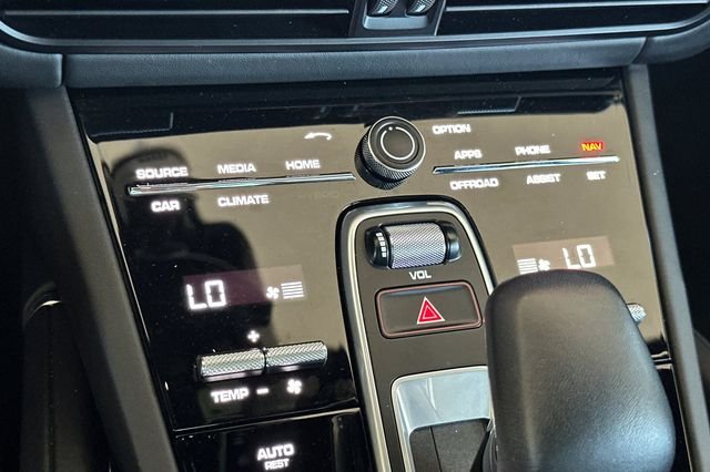 Used 2022  Porsche Turbo image 19