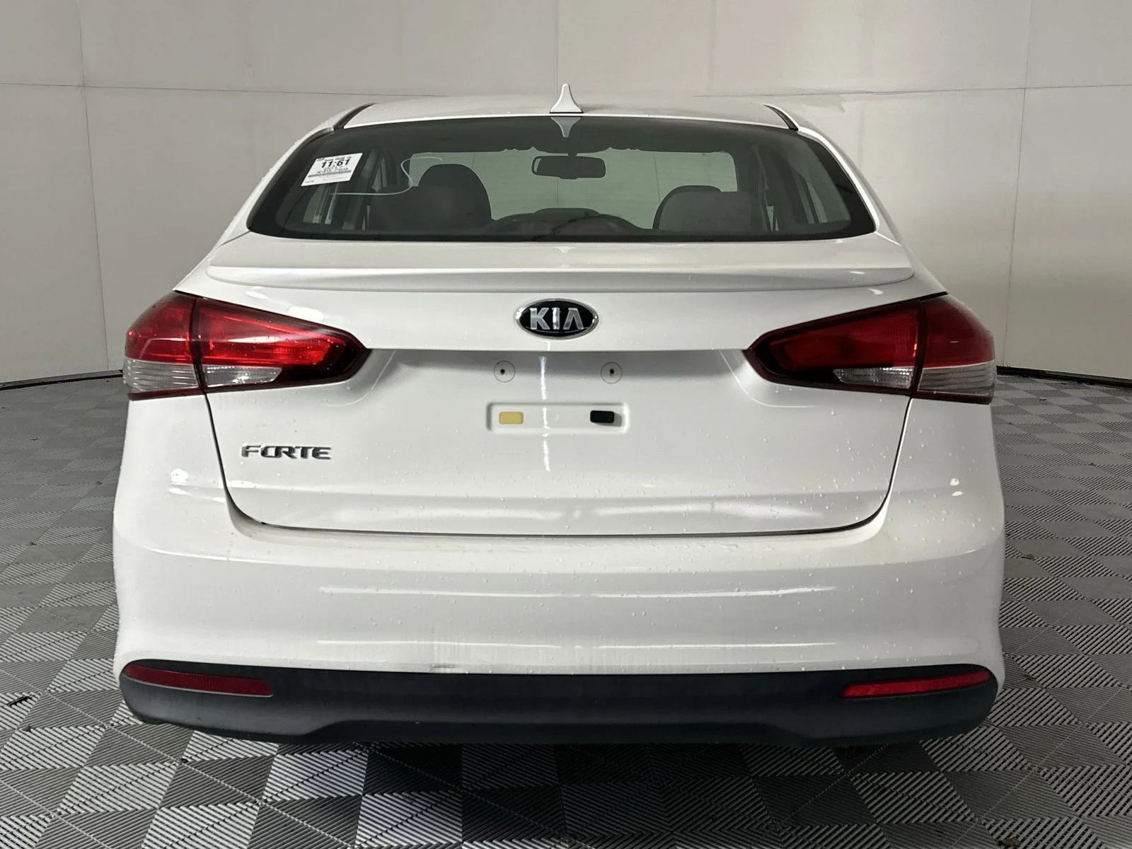 Used 2017 White Kia LX image 7