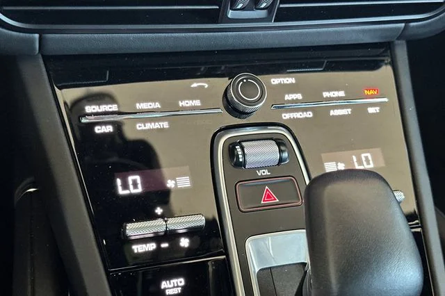 Used 2022  Porsche Turbo image 19