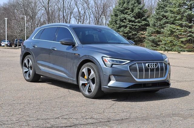 2019 Audi e-tron Prestige