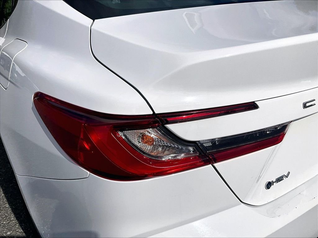 Used 2025 White Toyota LE image 34