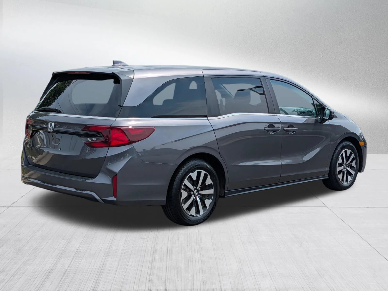 Used 2025 Modern Steel Metallic Honda EX-L image 7