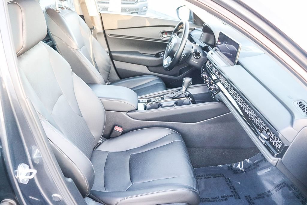 Used 2025 Meteorite Gray Metallic Honda Touring image 20