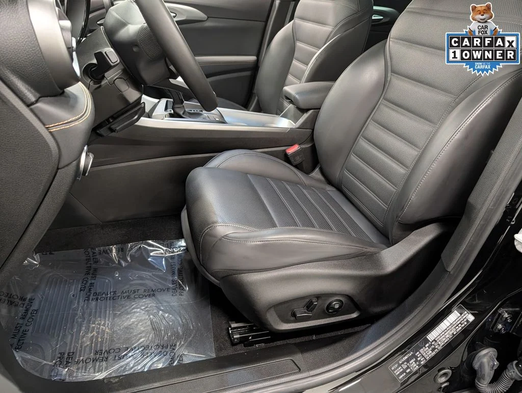 Used 2025 Black Alfa Romeo  image 11