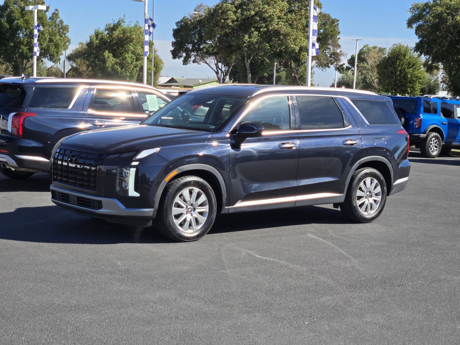 Used 2025 Moonlight Cloud Hyundai SEL image 6